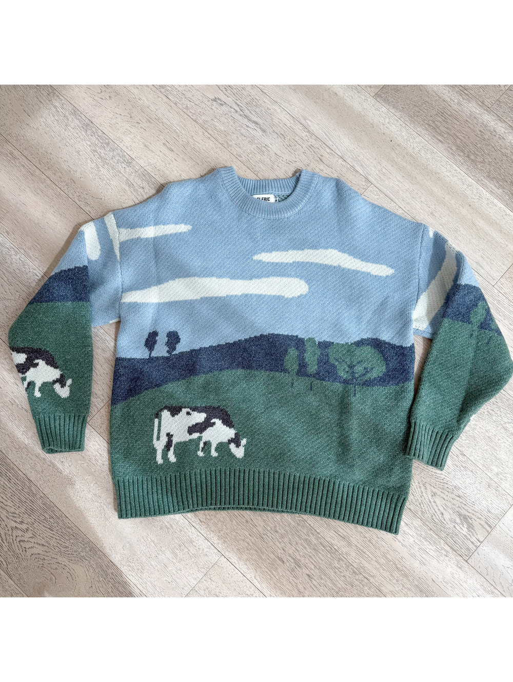 Aelfric Eden Scenic Cow Pattern Clouds Knit Sweater Medium